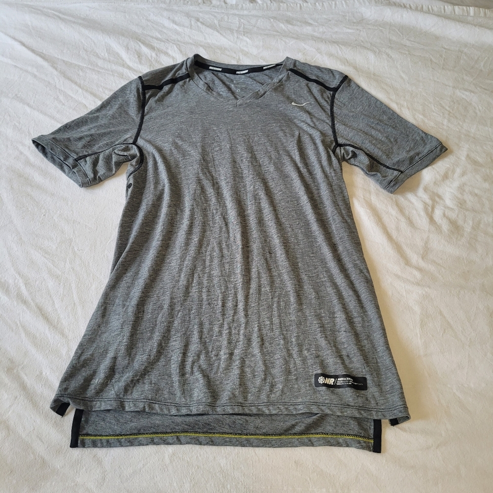 Nike Running Shirt Mens Size Small Vneck Zipper Pocket Gray